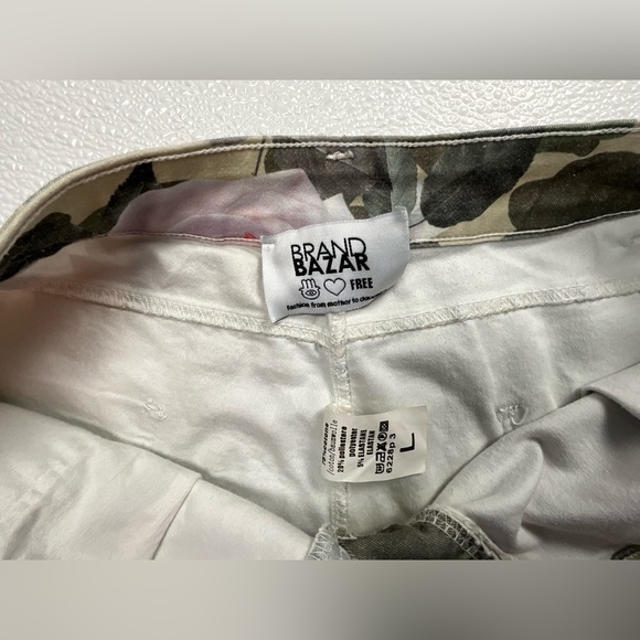 Brand‎ Bazaar Floral Camo Pants Size Large - Picture 5 of 9